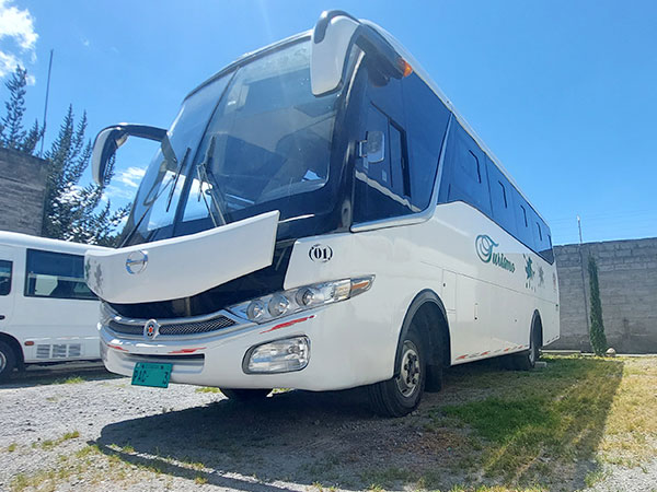 Bus turístico Hino Fc