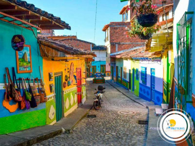 Tour a Medell&iacute;n y Cartagena desde Ecuador